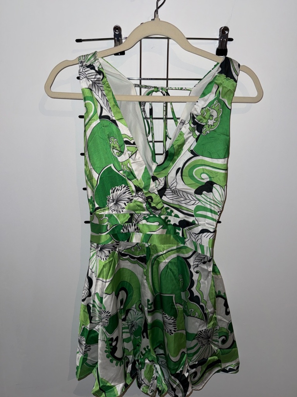 Chicways Women’s Green & White Floral V-Neck Romper